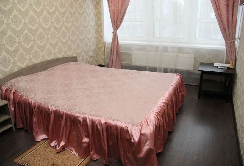 高级大房间, Etnika