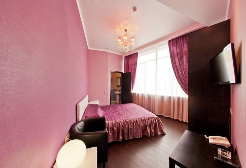 高级大房间, Etnika