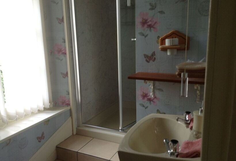 Номер Стандарт, Hundalee House B&b