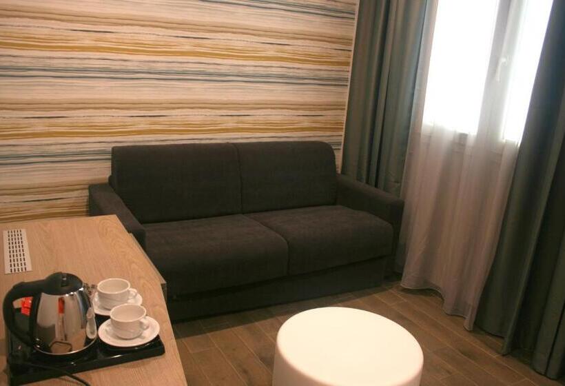 سوییت, International Hotel Dakar