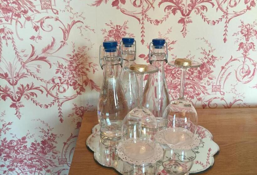 חדר משפחתי, Lakeview Guest House