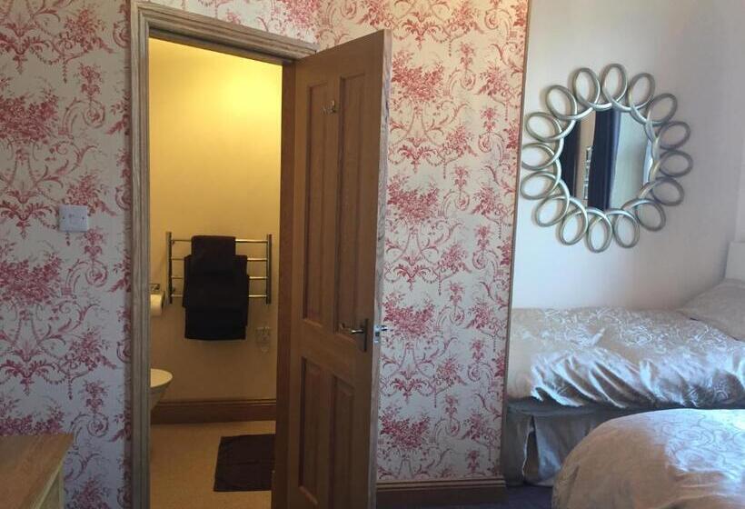 חדר משפחתי, Lakeview Guest House