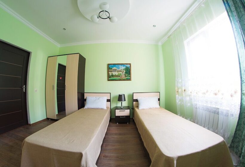 اتاق استاندارد, Na Polyane