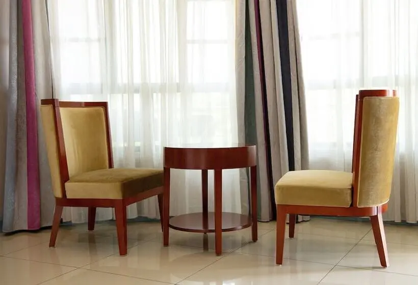 Suite, Orient Park