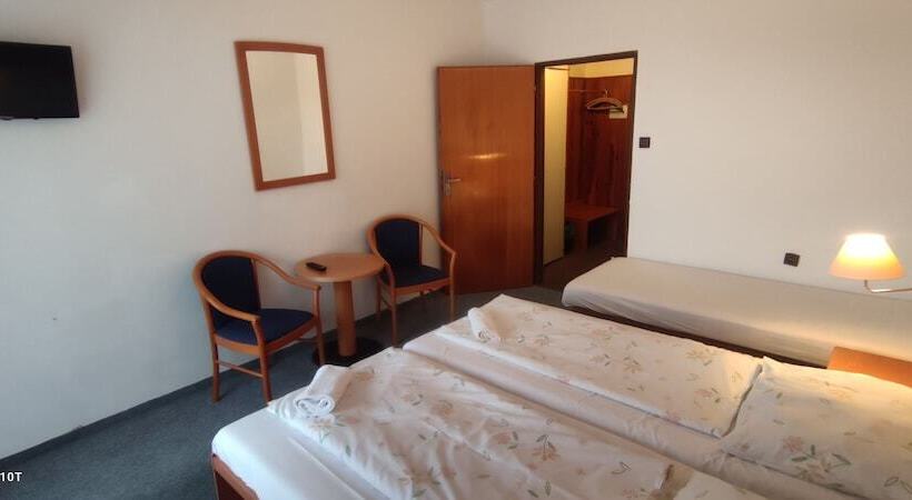 标准三人间, Penzion Diana