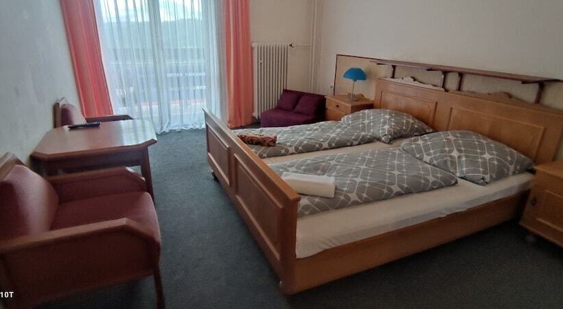 标准三人间, Penzion Diana