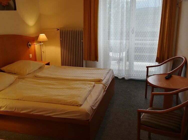 标准三人间, Penzion Diana