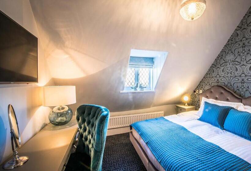 סוויטת סופריור, The Royal Standard