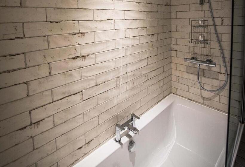 חדר דלוקס, The Royal Standard