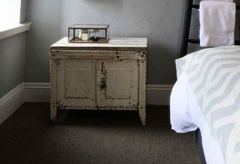 스탠다드 룸, Timbrell's Yard