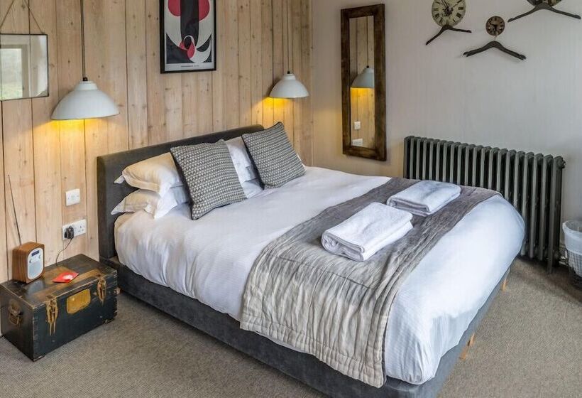 스탠다드 룸, Timbrell's Yard