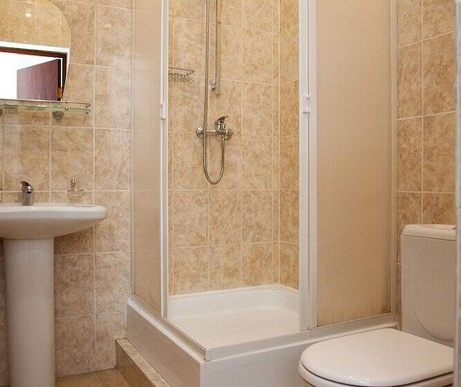 Четырехместный Номер Стандарт, Utomlyonnye Solntsem