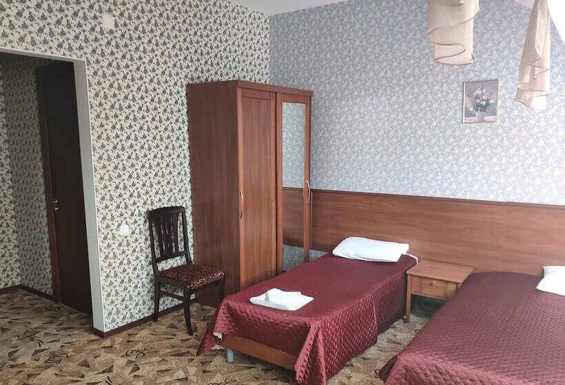 Четырехместный Номер Стандарт, Utomlyonnye Solntsem