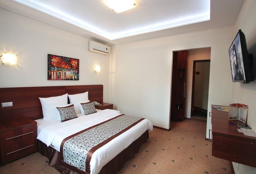 Полулюкс, Otel Nechaev