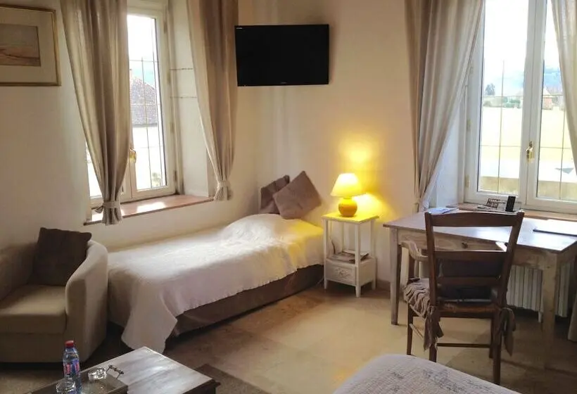 スーペリアトリプルルーム, Domaine Du Manoir