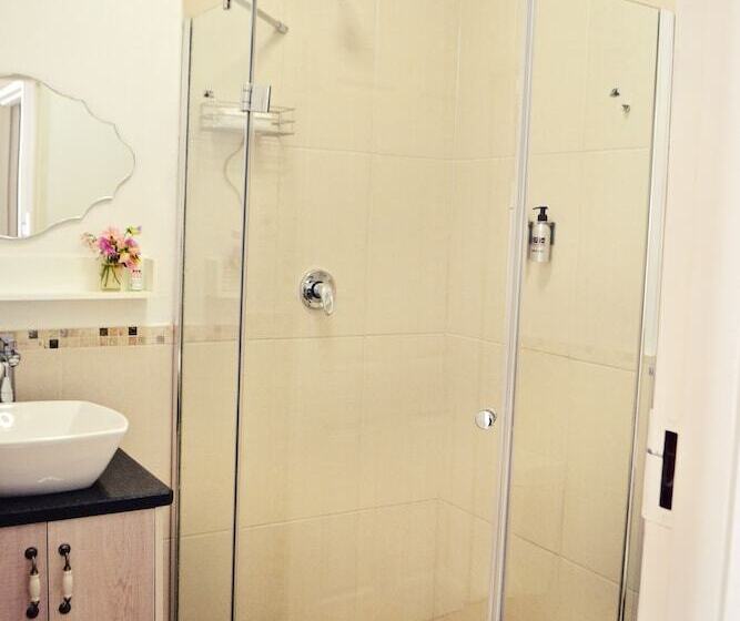 Номер Стандарт, Bokmakierie Gastehuis Emalahleni Pty Ltd