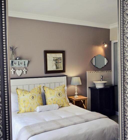 Deluxe Kamer, Bokmakierie Gastehuis Emalahleni Pty Ltd