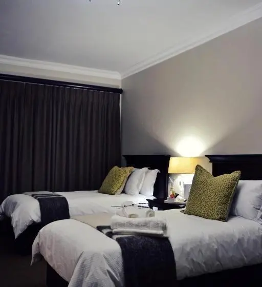 Perhehuone, Bokmakierie Gastehuis Emalahleni Pty Ltd