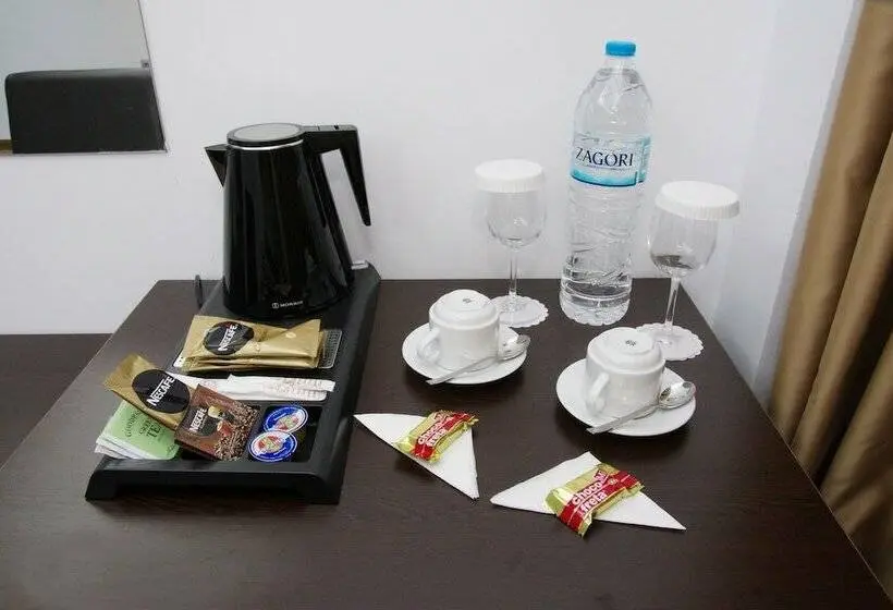 سوییت جونیور, Breeze Boutique Athens