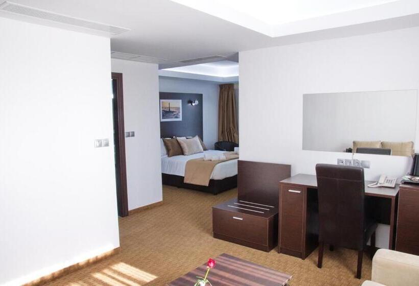 주니어 스위트, Breeze Boutique Athens