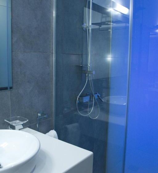 패밀리 룸, Breeze Boutique Athens