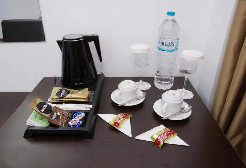 اتاق خانوادگی, Breeze Boutique Athens
