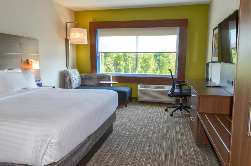 장애인을 위한 킹사이즈 침대 스탠다드 룸, Holiday Inn Express & Suites Raleigh Airport   Brier Creek, An Ihg