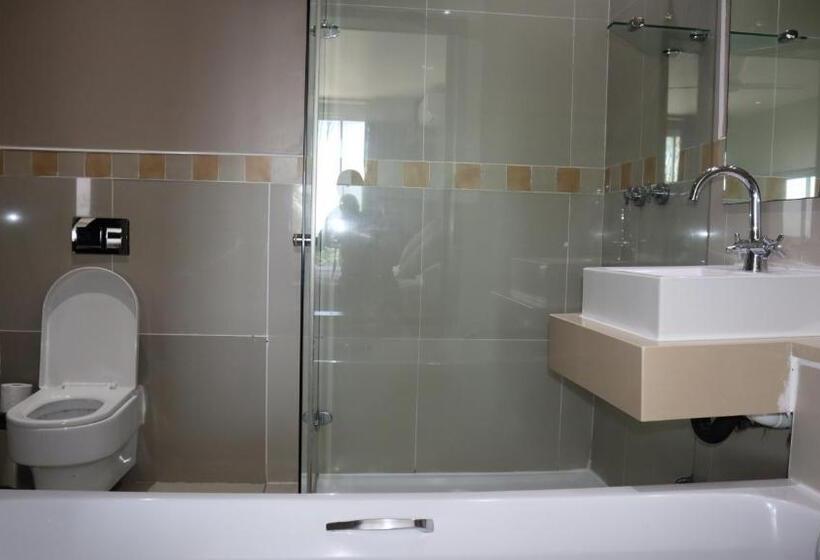 غرفة قياسية مزوَّدة بشُرفة, Margate