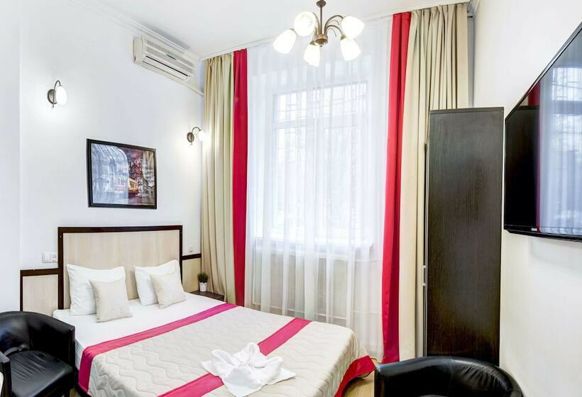 컴포트 룸, Minima Dinamo