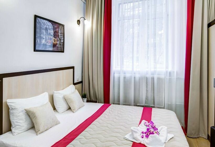 컴포트 룸, Minima Dinamo