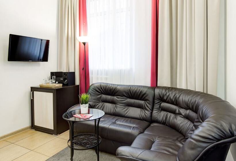 スイート, Minima Dinamo