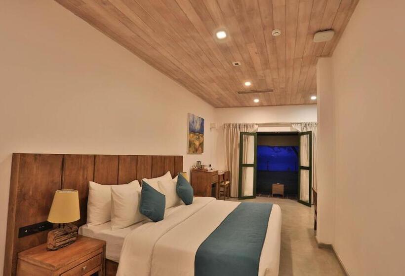 Номер Deluxe, Regenta Arie Lagoon Negombo