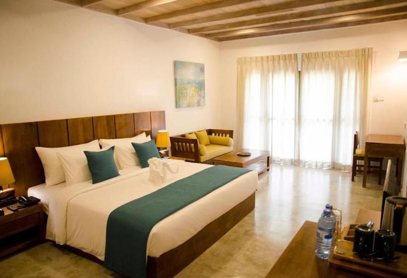 Номер Deluxe, Regenta Arie Lagoon Negombo