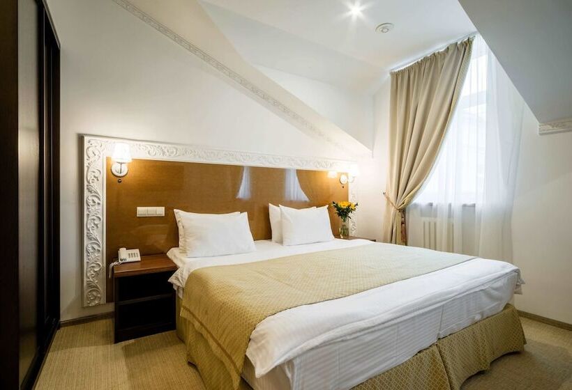 اتاق سوپریور, Sadovnicheskaya