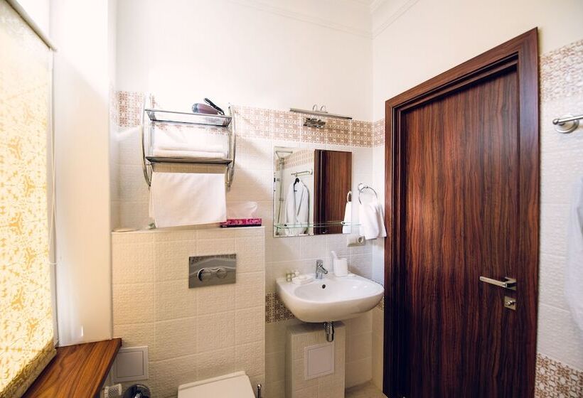 استودیوی لوکس, Sadovnicheskaya