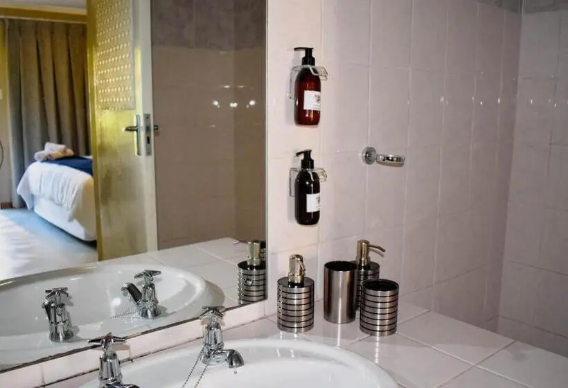 سوئیت با تخت بزرگ, Serene Guest Manor