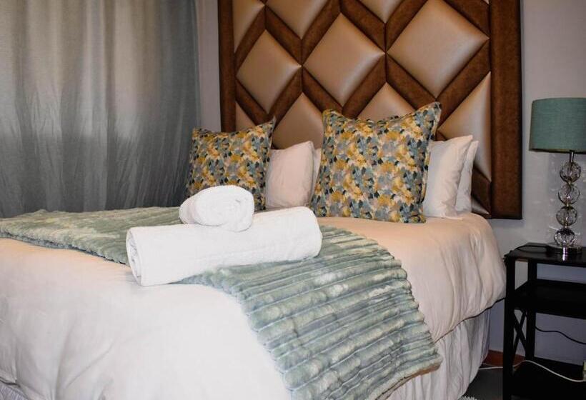 Семейный Номер, Serene Guest Manor