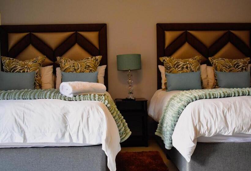 패밀리 룸, Serene Guest Manor