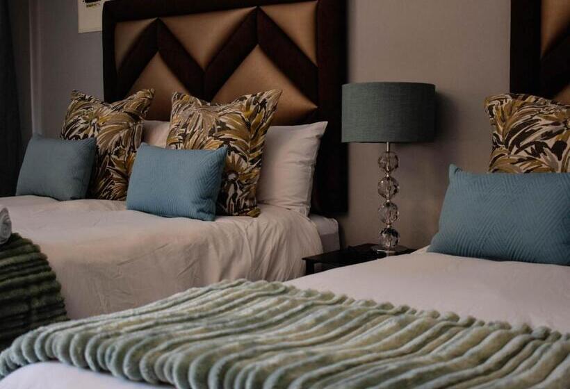 Семейный Номер, Serene Guest Manor