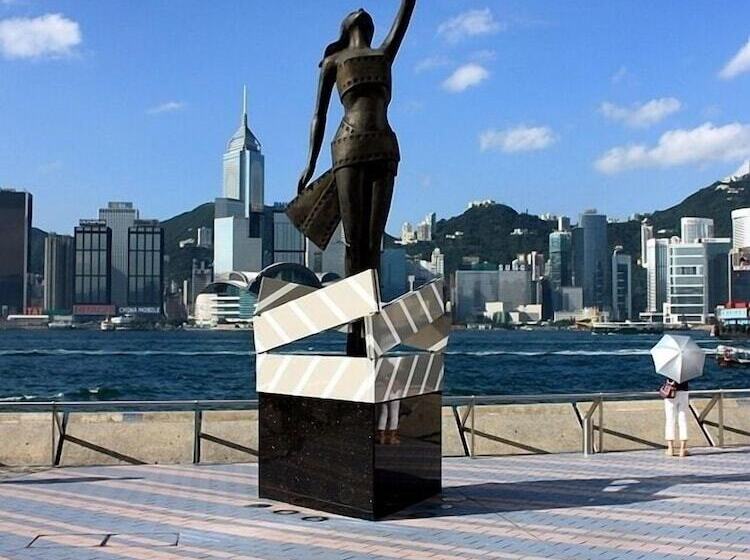 اتاق استاندارد یک نفره, Smiley Inn