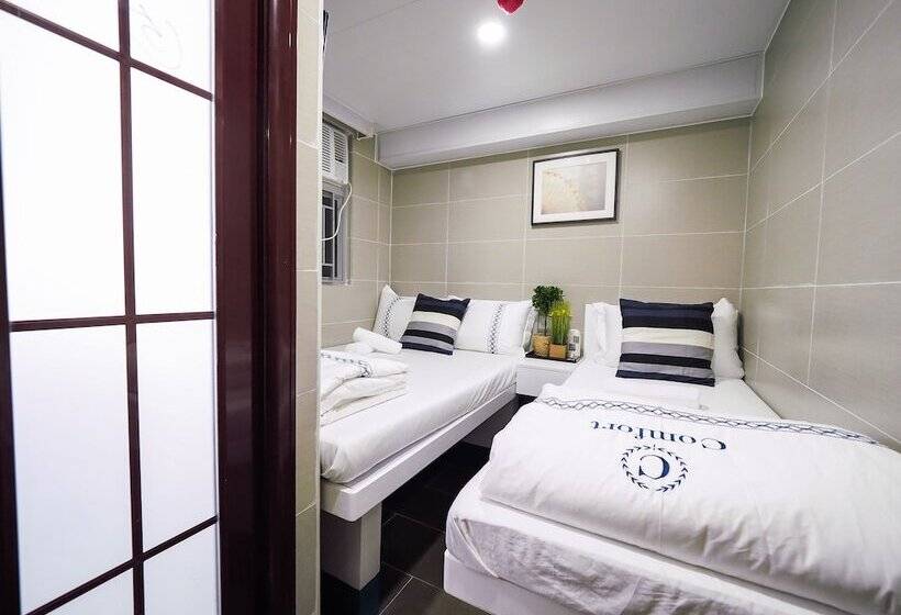 اتاق استاندارد سه نفره, Smiley Inn