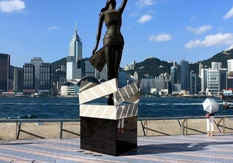 اتاق استاندارد یک نفره, Smiley Inn