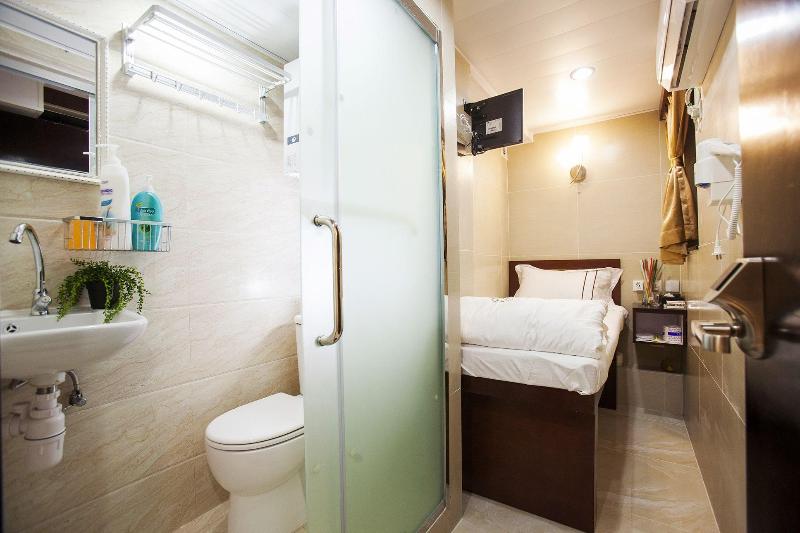 اتاق استاندارد یک نفره, Smiley Inn