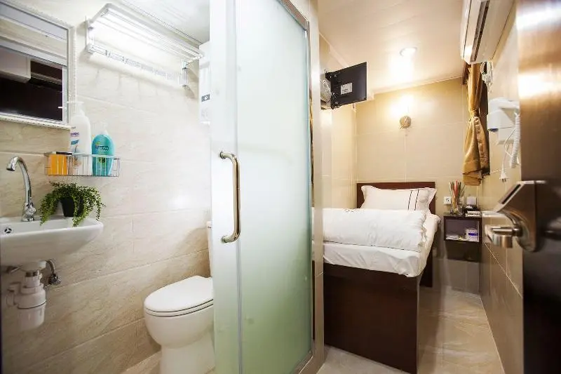 اتاق استاندارد یک نفره, Smiley Inn