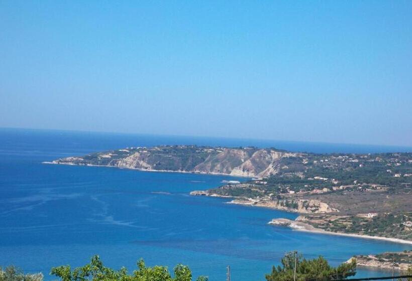 סטודיו סטנדרטי נוף לים, Madison Studios