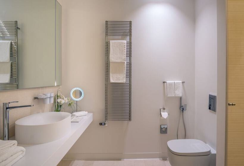 سوییت خانوادگی, Crystal House Suite Hotel & Spa
