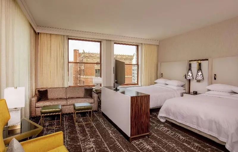 سوییت جونیور, Doubletree By Hilton Youngstown Downtown
