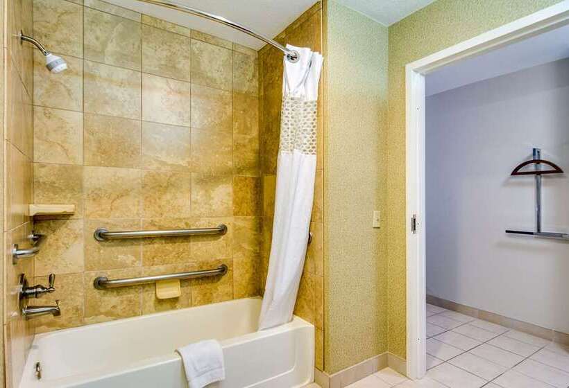 غرفة قياسية, Doubletree By Hilton Youngstown Downtown