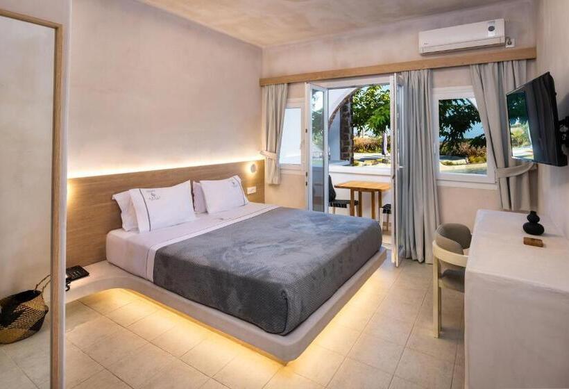 Полулюкс Вид на Бассейн, Aelia Luxury Suites
