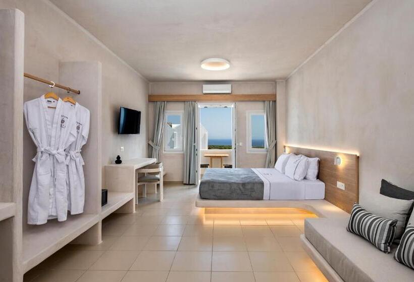 Superior suite with pool view, Aelia Luxury Suites